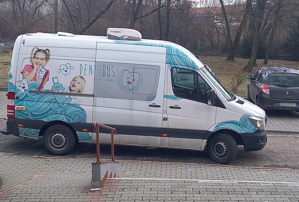 WIZYTA „DENTOBUSU” W SZKOLE I PRZEDSZKOLU