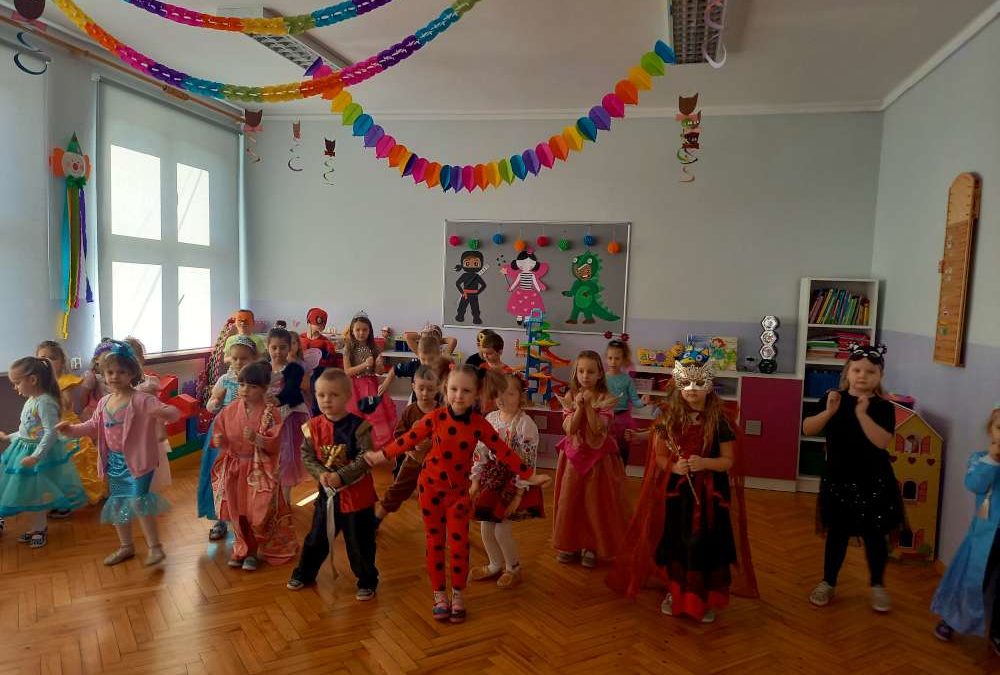 BAL KARNAWAŁOWY W PRZEDSZKOLU