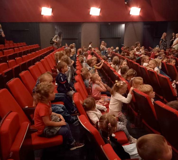 WYJAZD DO TEATRU “DZIECI ZAGŁĘBIA”