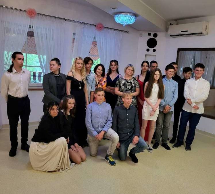 BAL ÓSMOKLASISTÓW
