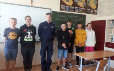 SPOTKANIE Z POLICJANTEM „BEZPIECZNA DROGA DO SZKOŁY”