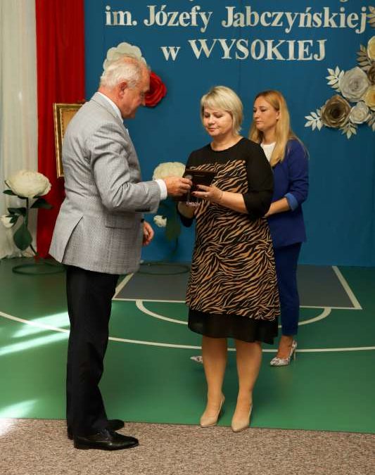 „CZAS SERCEM ODMIERZANY” – JUBILEUSZ – 60 LAT SZKOŁY