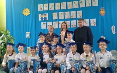 UROCZYSTOŚĆ ŚLUBOWANIA I PASOWANIA NA UCZNIA