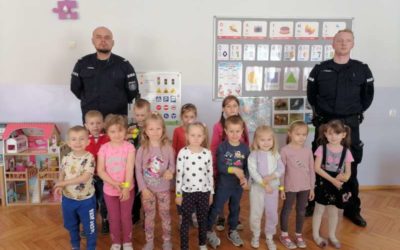 SPOTKANIE Z POLICJANTAMI W RAMACH INNOWACJI PEDAGOGICZNEJ