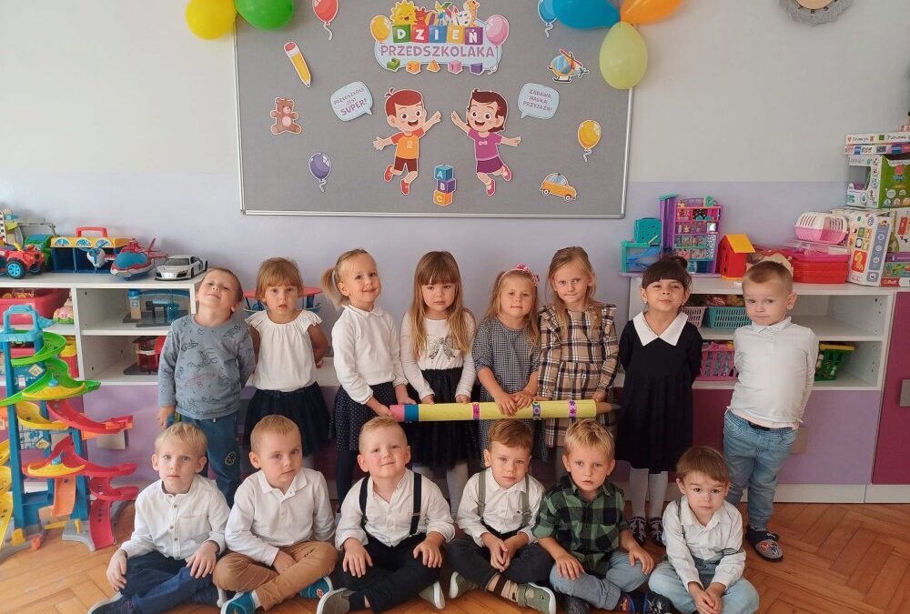 DZIEŃ PRZEDSZKOLAKAPOŁĄCZONY Z PASOWANIEM NA PRZEDSZKOLAKA