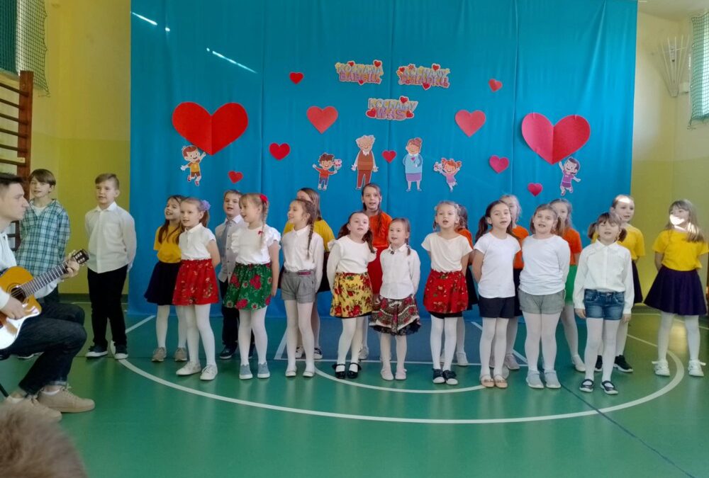 DZIEŃ BABCI I DZIADKA W SZKOLE