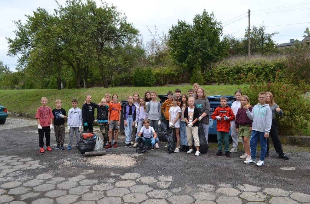 „NA STRAŻY CZYSTEJ ZIEMI” – AKCJA SPRZĄTANIA ŚWIATA W WYSOKIEJ PEL POŚWIĘCONY 85.