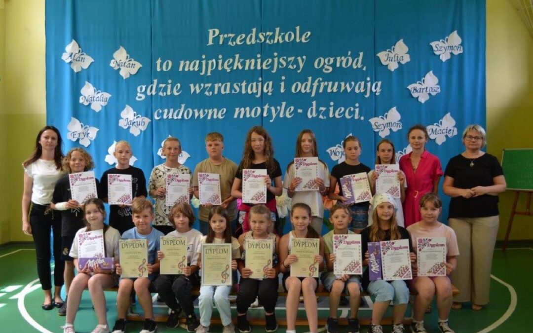 BEZPIECZNE WAKACJE – APEL KLASY SIÓDMEJ