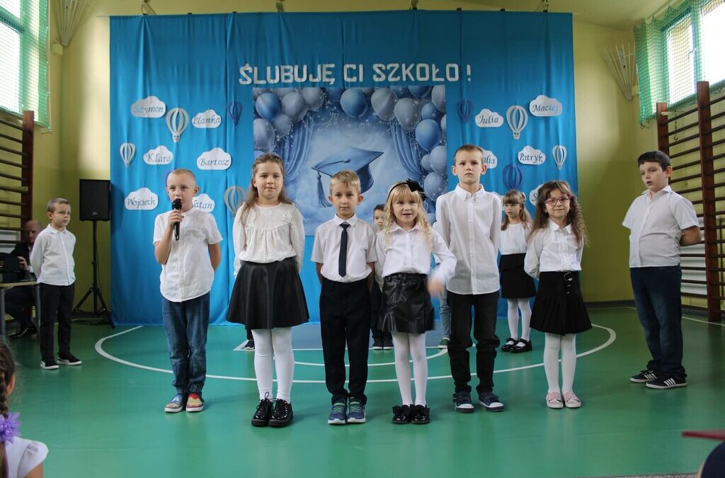 ŚLUBOWANIE UCZNIÓW KLASY I